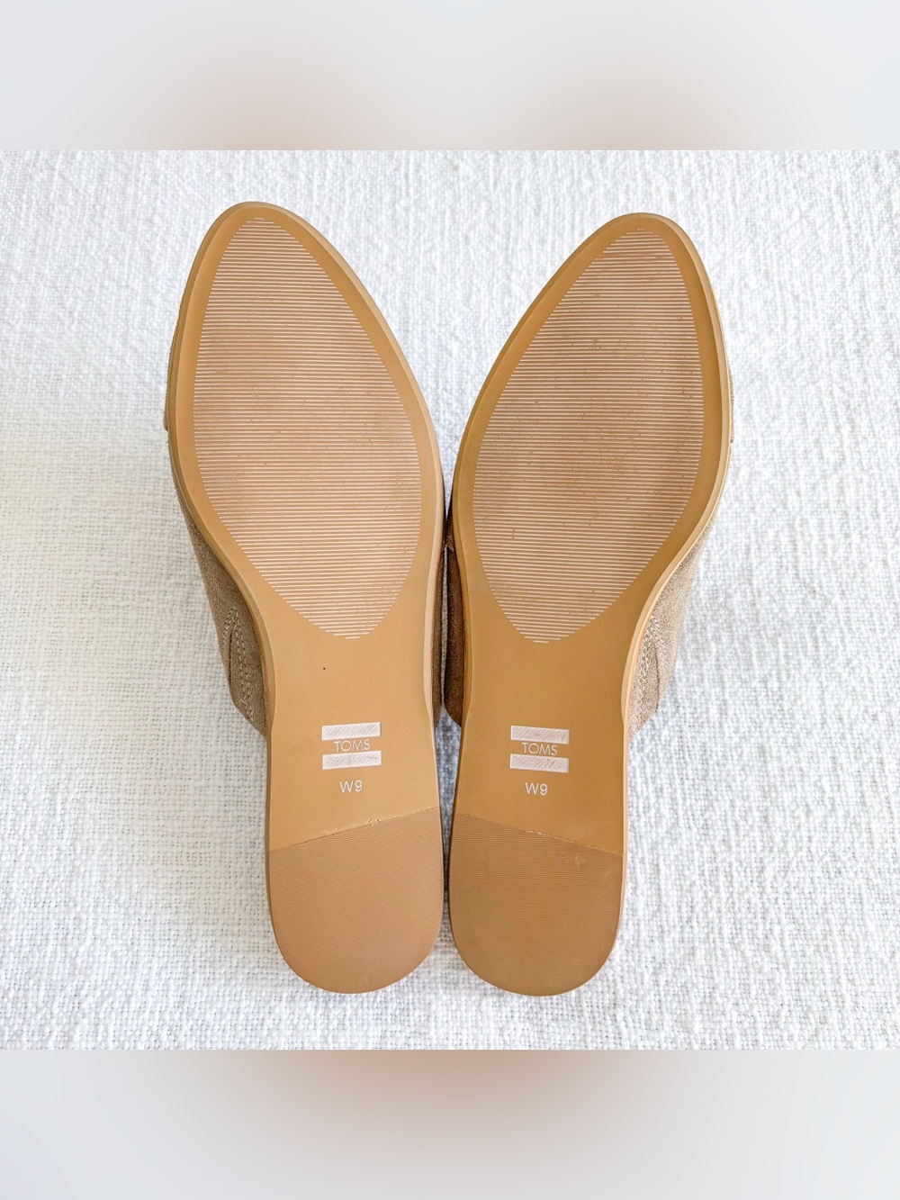 Toms slip-on flats. - Picture 10 of 10